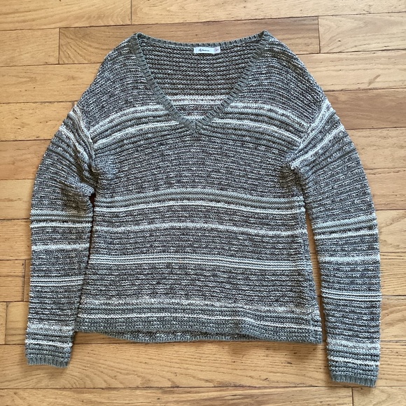 Reitmans chunky knit sweater, v neck, size S - Picture 1 of 2